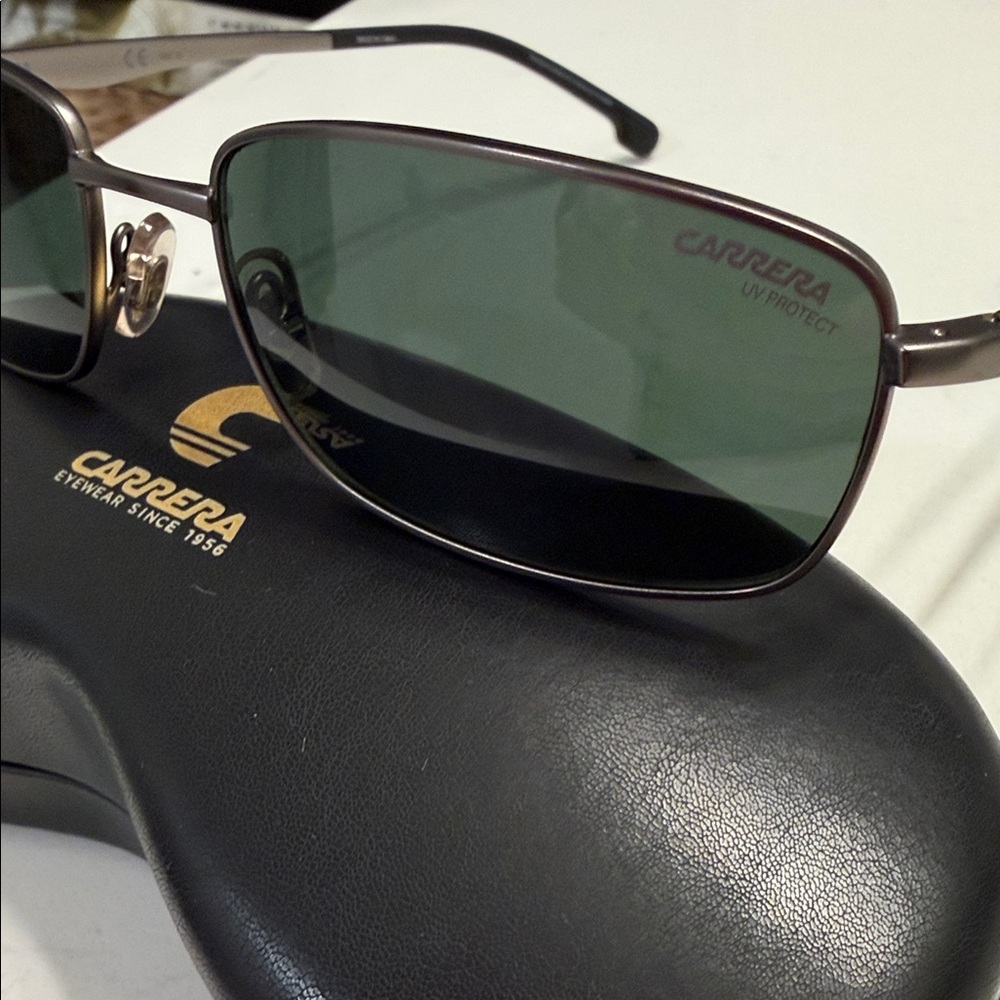 Carrera Men’s Black Frame Sunglasses with Green Lenses - Picture 2 of 5